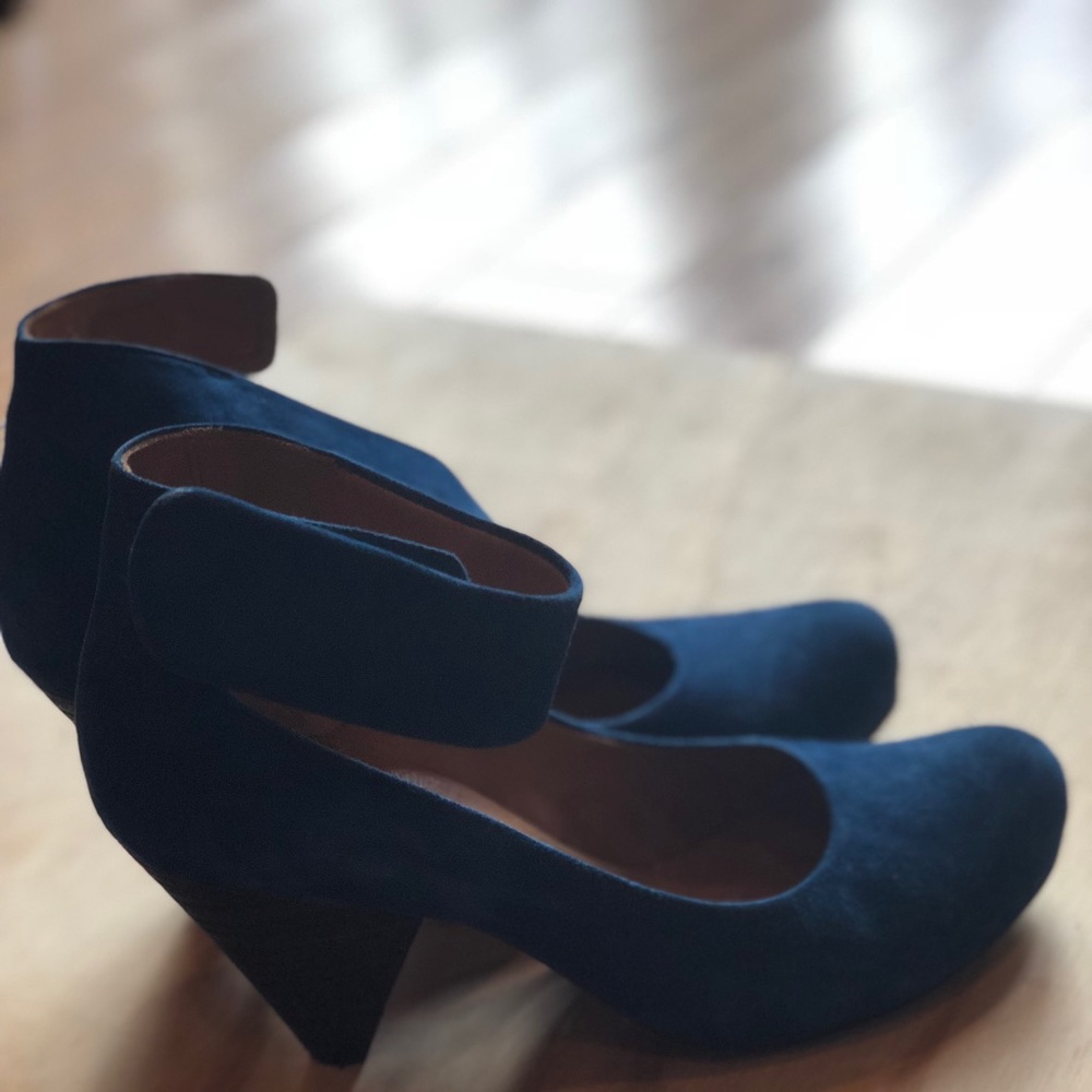 Coclico suede pump 8.5 US (39.5 Euro), heels 3.5” - Picture 7 of 8